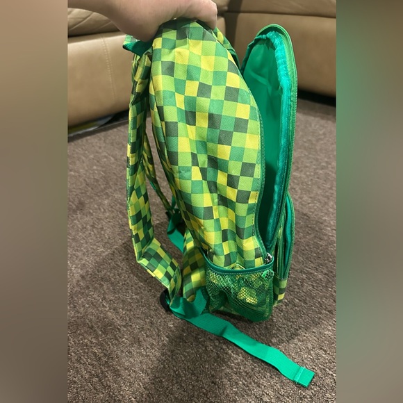 Like NEW! Pixie Crew Green Fabric bookbag backpack boys youth accessory - Picture 4 of 6